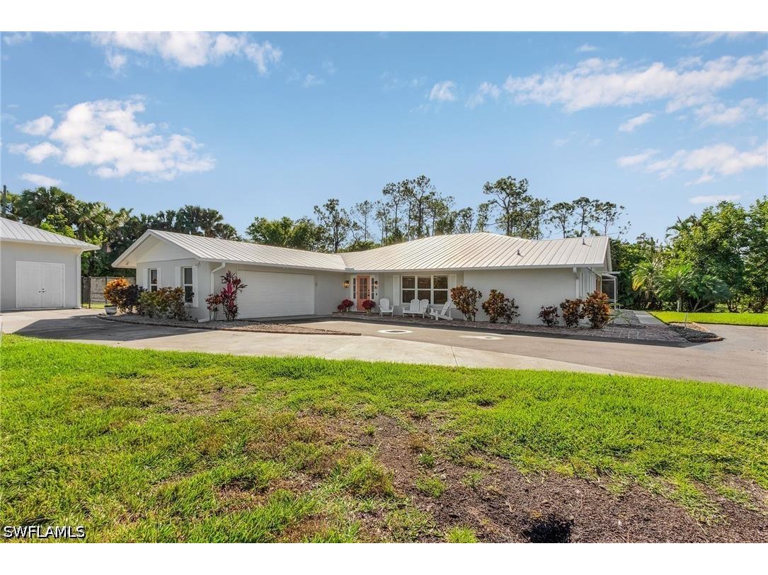 2950 Coach House Lane Naples FL 34105 226018447 image2