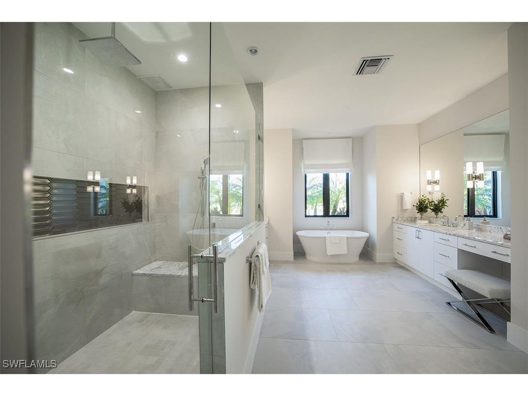 2950 Coco Lakes Way Naples FL 34105 225061938 image20