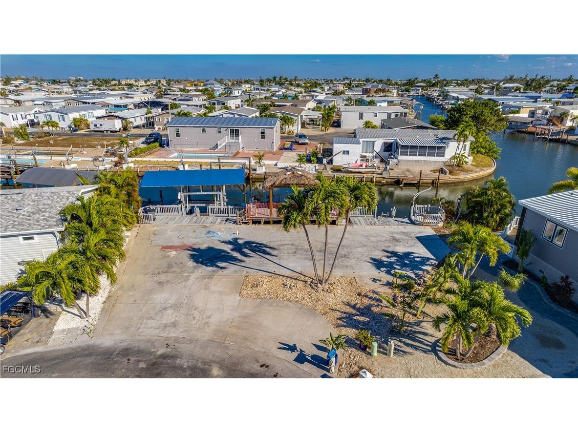 2950 Skipper Lane Saint James City FL 33956 2025011667 image1