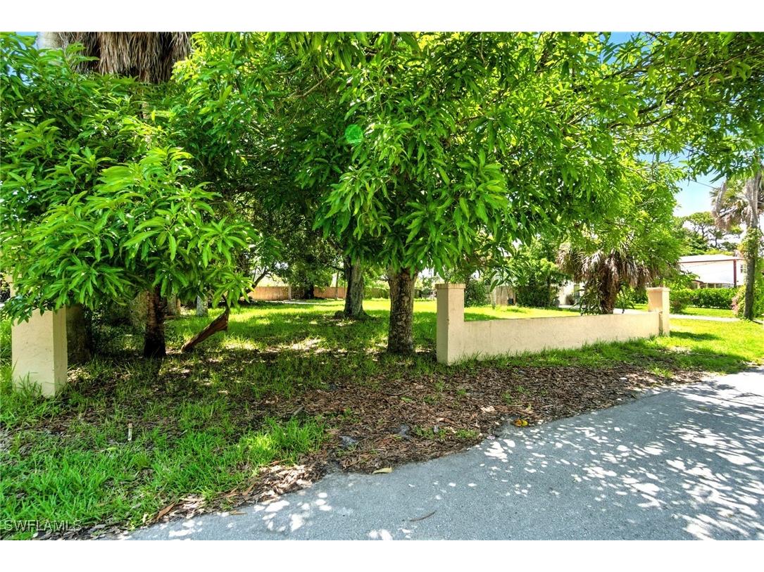 2960 Gordon Street Naples FL 34112 225061587 image4