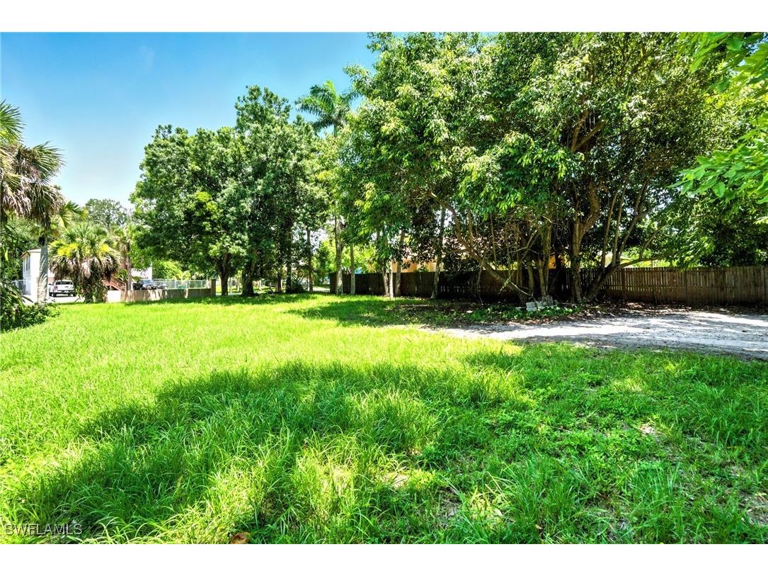 2960 Gordon Street Naples FL 34112 225061587 image5