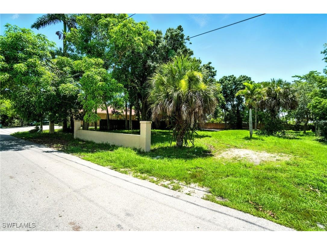 2960 Gordon Street Naples FL 34112 225061587 image6