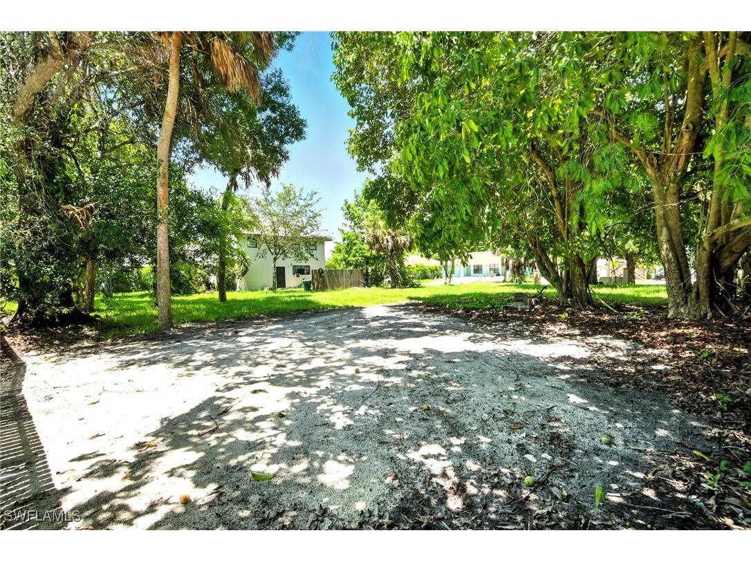 2960 Gordon Street Naples FL 34112 225061587 image8