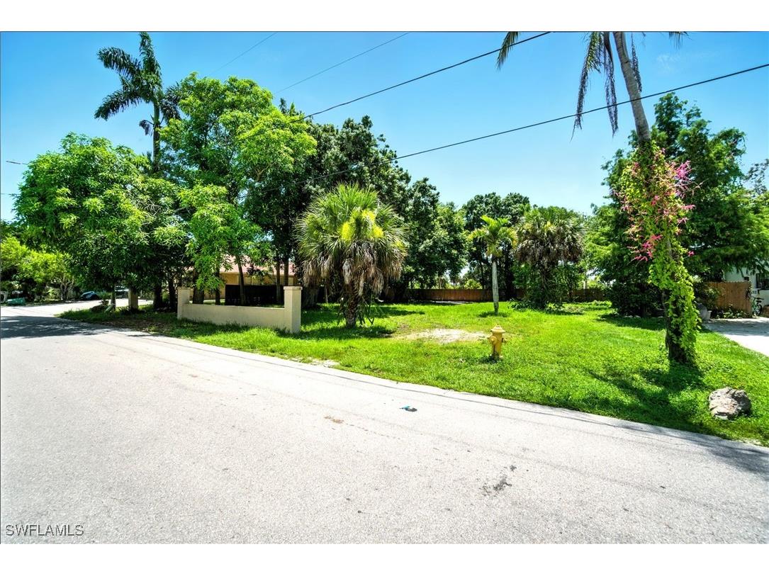 2960 Gordon Street Naples FL 34112 225061587 image9