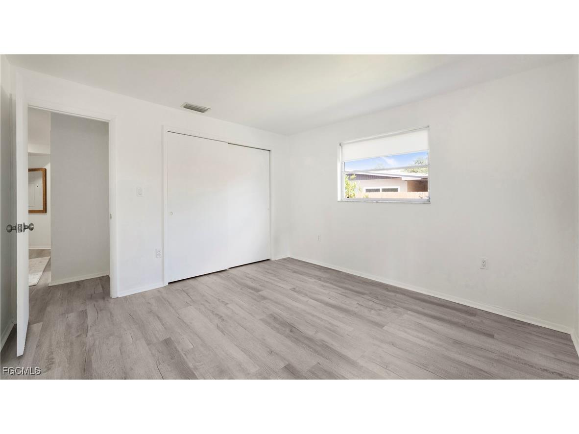 2963 Holly Road Fort Myers FL 33901 2025012413 image17