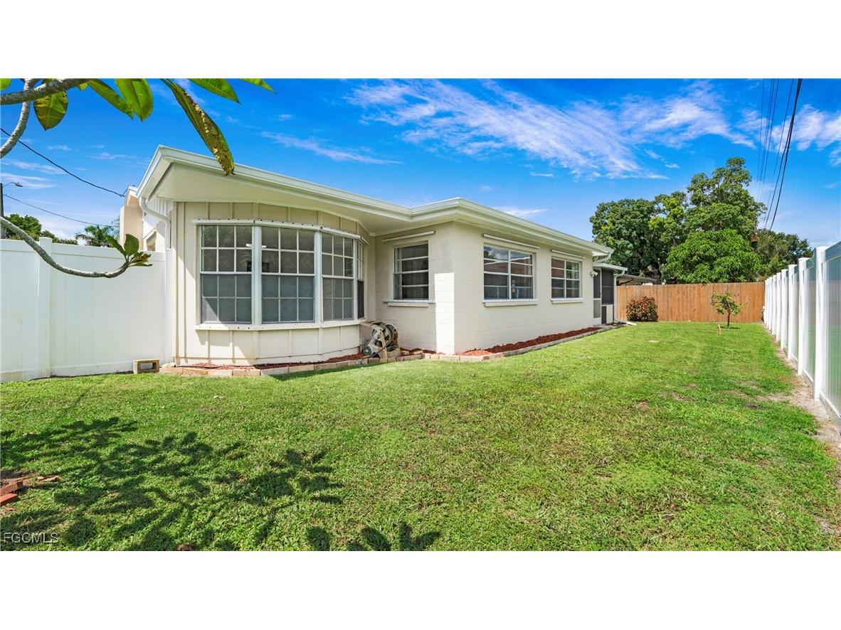 2963 Holly Road Fort Myers FL 33901 2025012413 image19