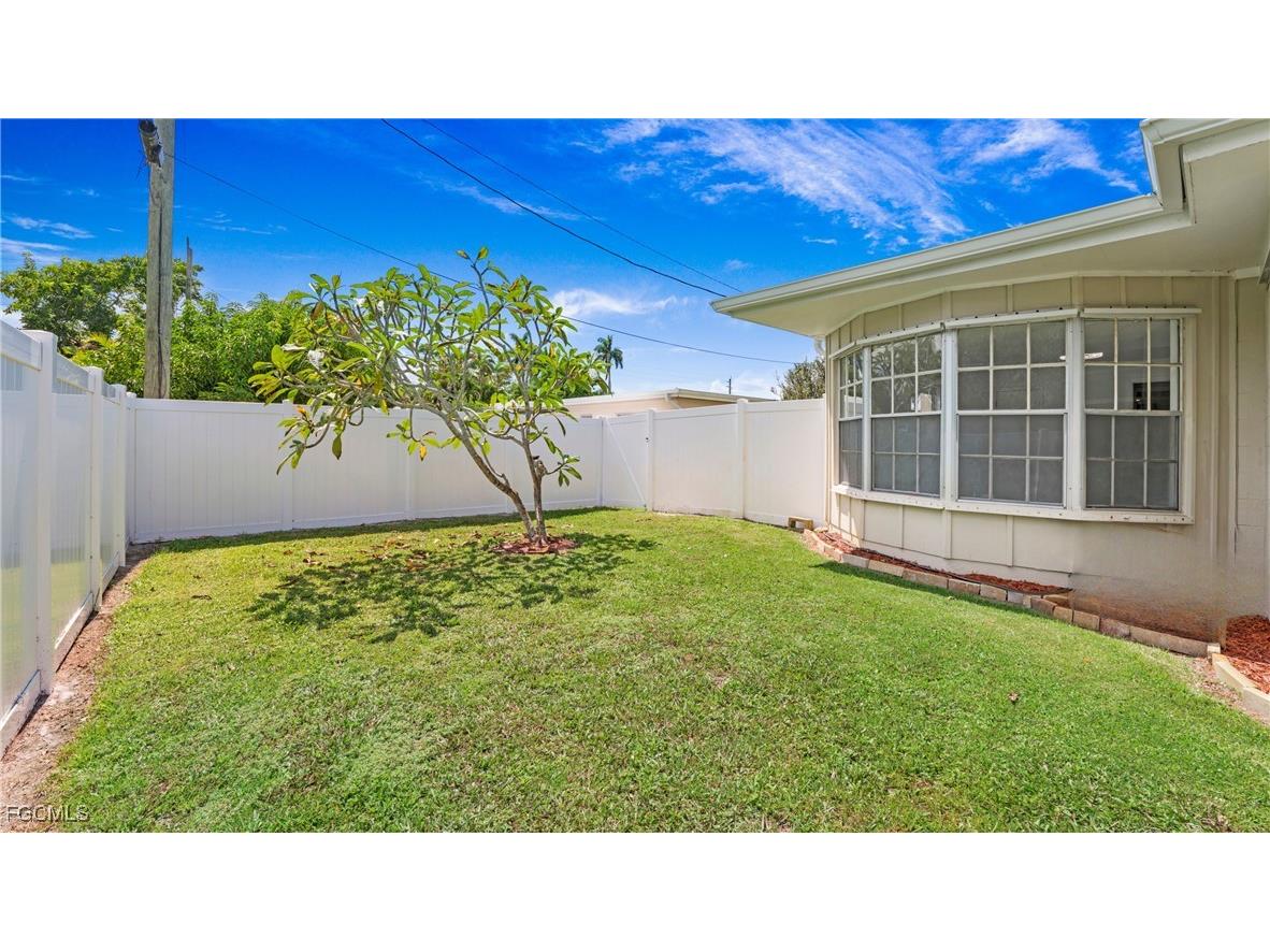 2963 Holly Road Fort Myers FL 33901 2025012413 image20