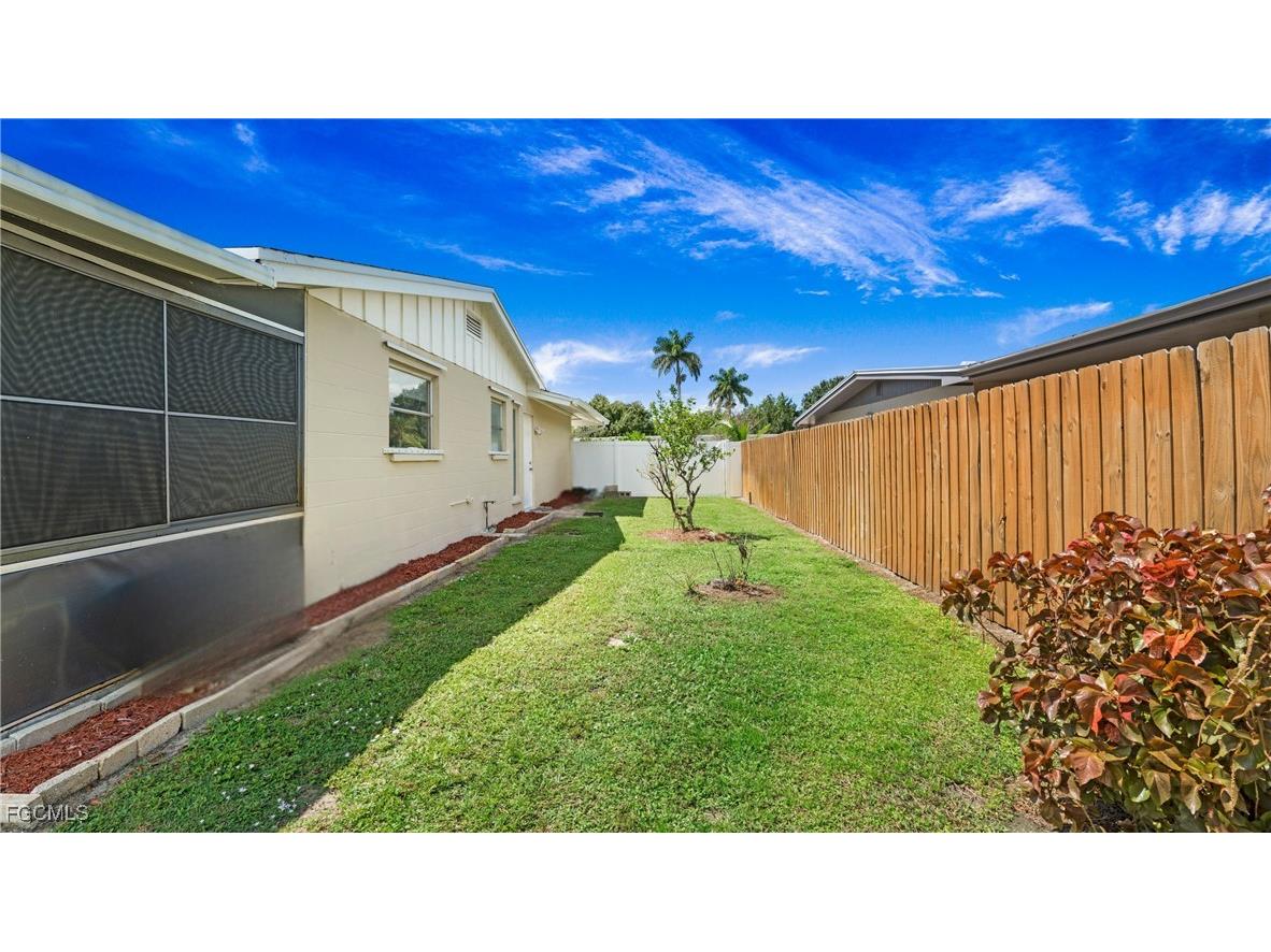 2963 Holly Road Fort Myers FL 33901 2025012413 image21
