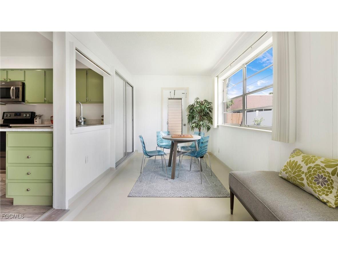 2963 Holly Road Fort Myers FL 33901 2025012413 image6