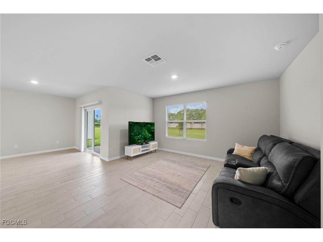 2965 Ernest Way Fort Myers FL 33905 2026002840 image3
