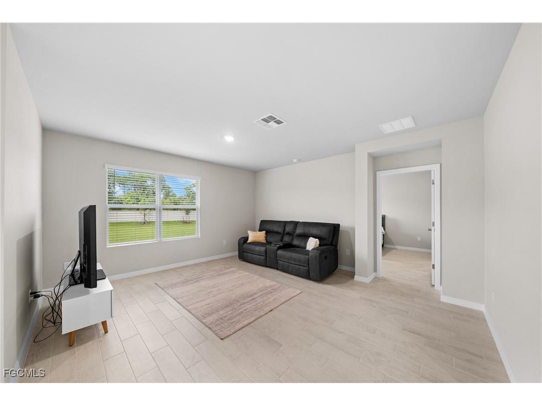 2965 Ernest Way Fort Myers FL 33905 2026002840 image4