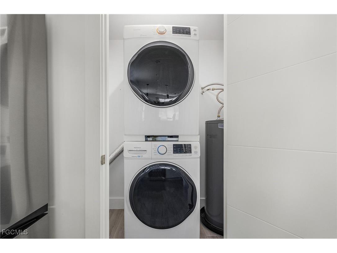 297 Donora Boulevard Fort Myers Beach FL 33931 2025011915 image10