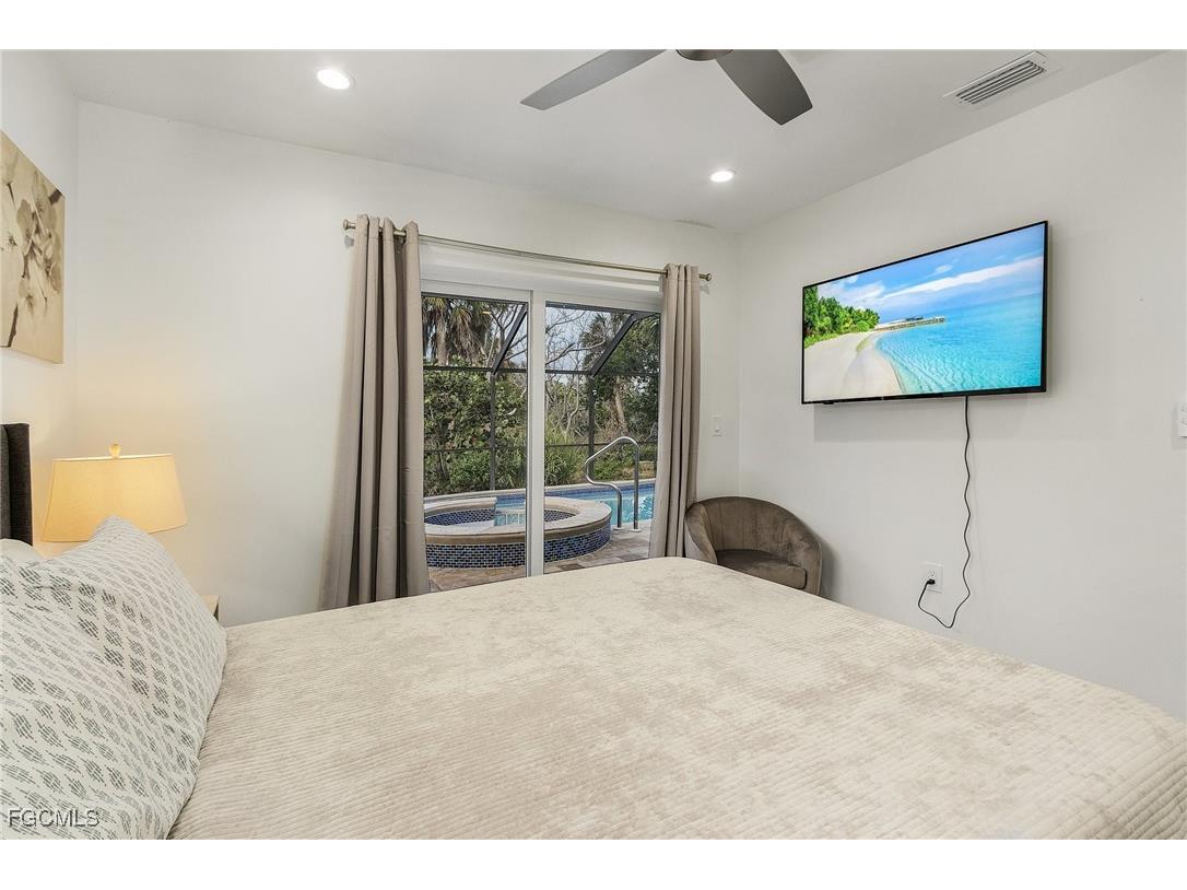 297 Donora Boulevard Fort Myers Beach FL 33931 2025011915 image27