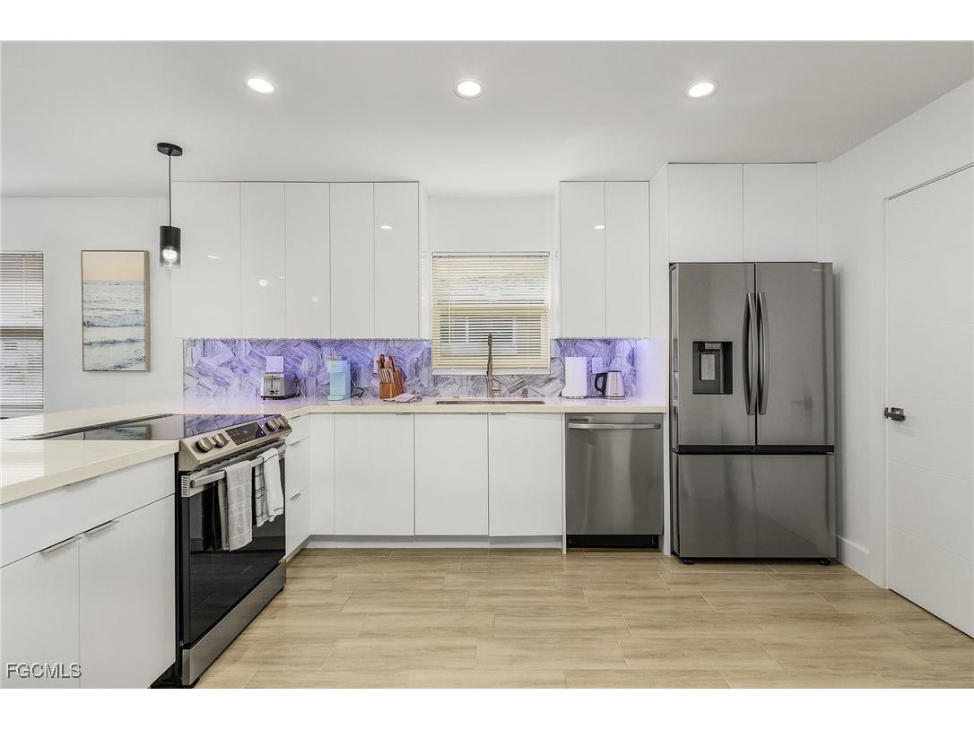 297 Donora Boulevard Fort Myers Beach FL 33931 2025011915 image6