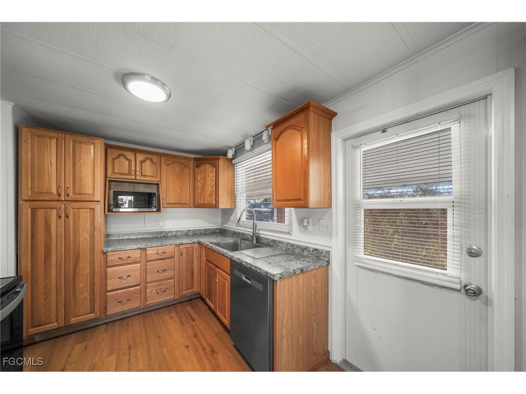 2971 York Road Saint James City FL 33956 2025018989 image8