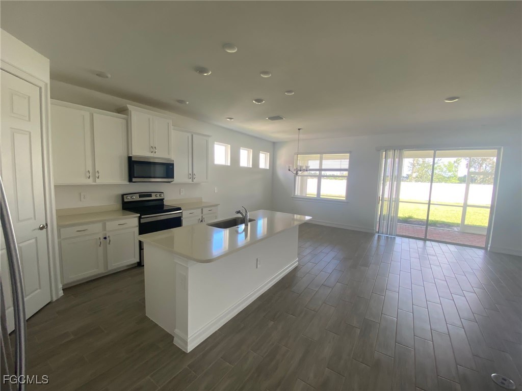 2974 Royal Gardens Avenue Fort Myers FL 33916 2025015599 image5