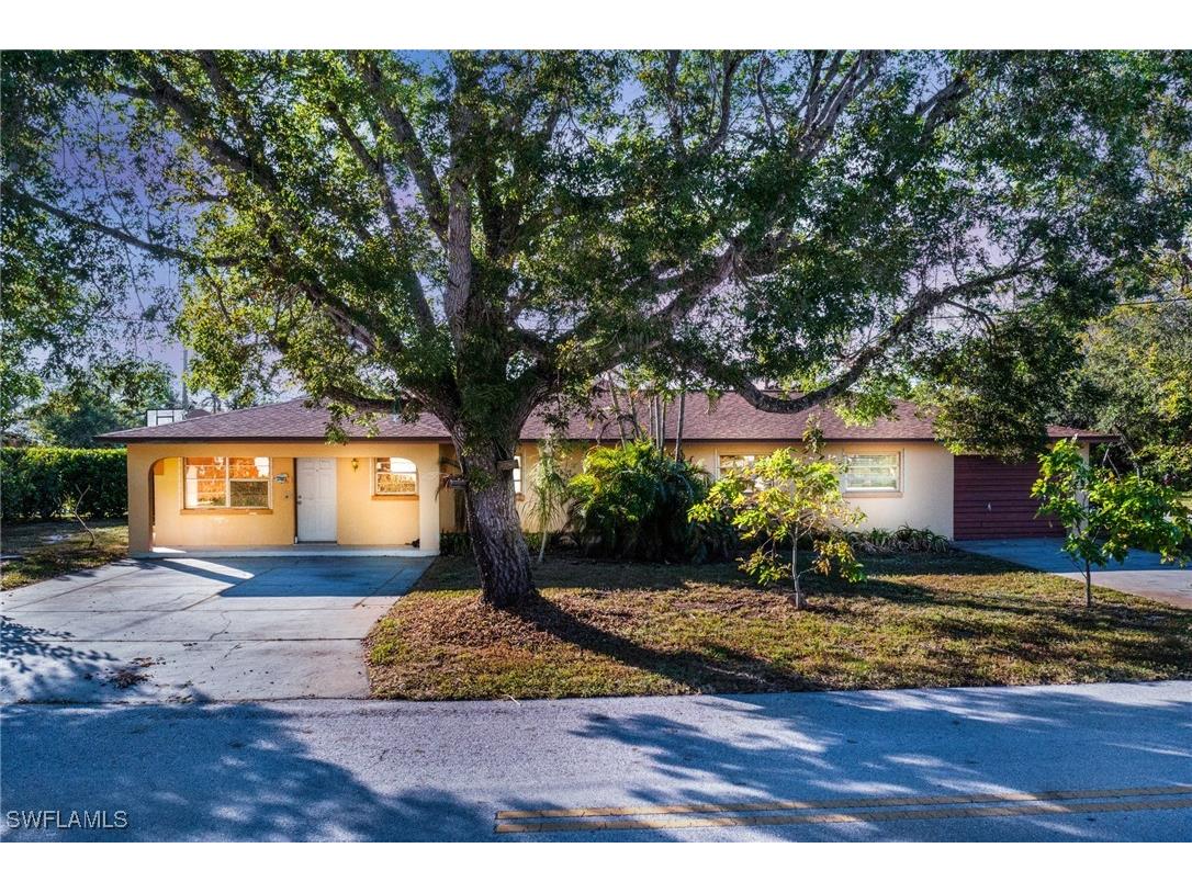 2975 14th Street N Naples FL 34103 224095865 image1