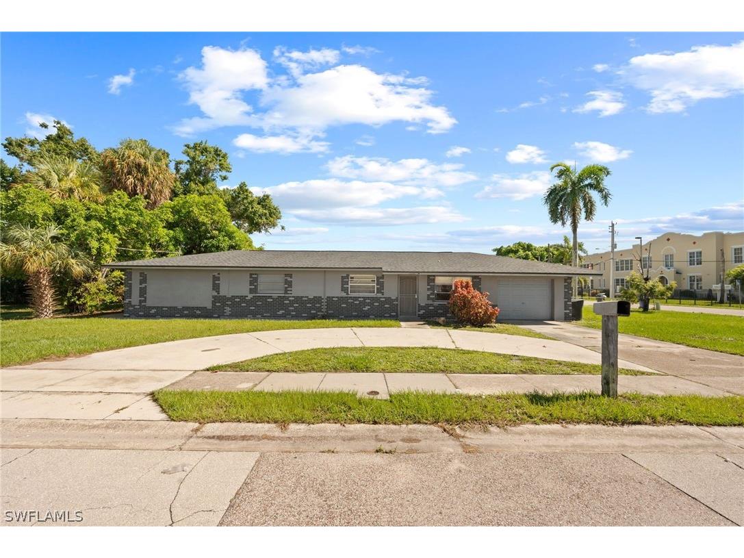 2979 Blount Street Fort Myers FL 33916 224054202 image1