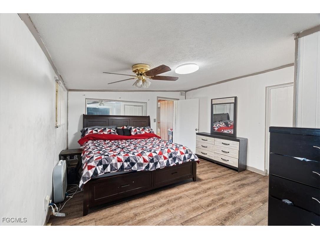 298 Lakeview Drive North Fort Myers FL 33917 2025014538 image11