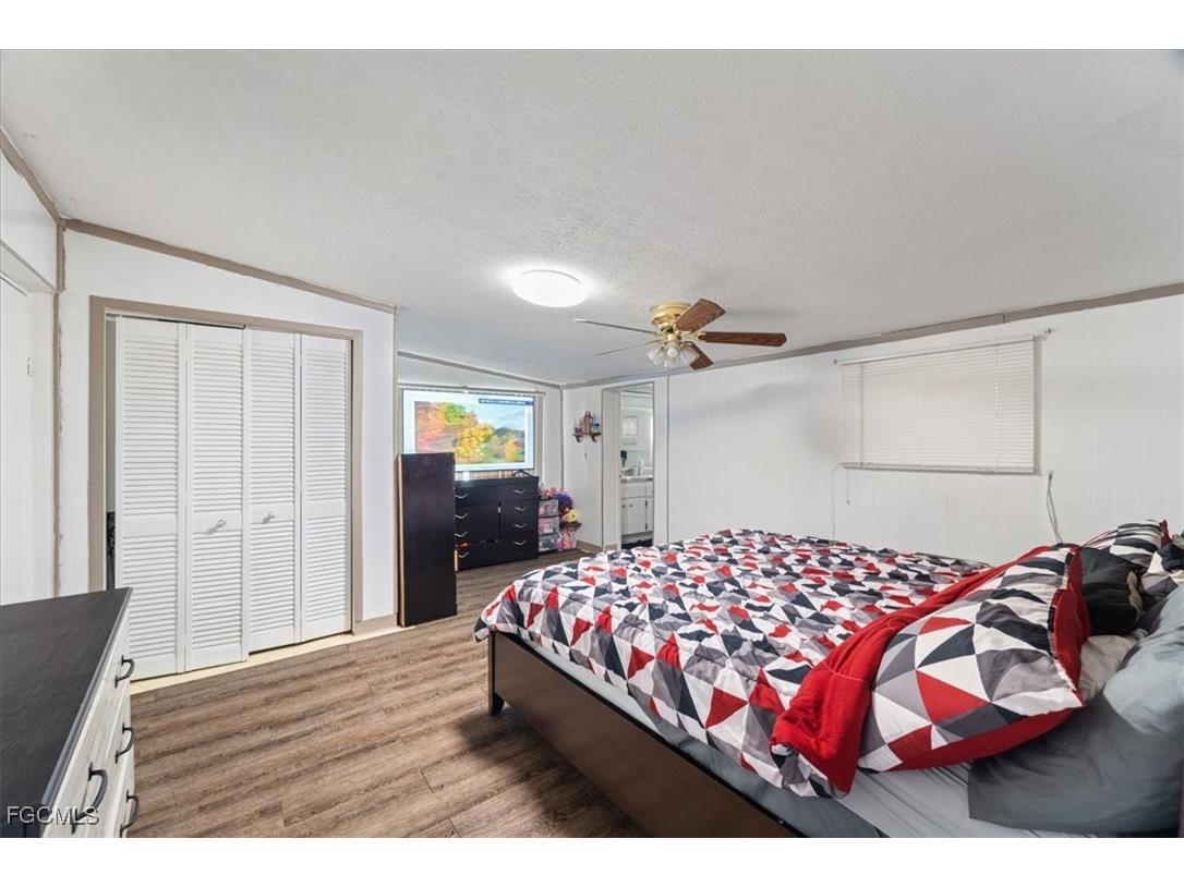 298 Lakeview Drive North Fort Myers FL 33917 2025014538 image17