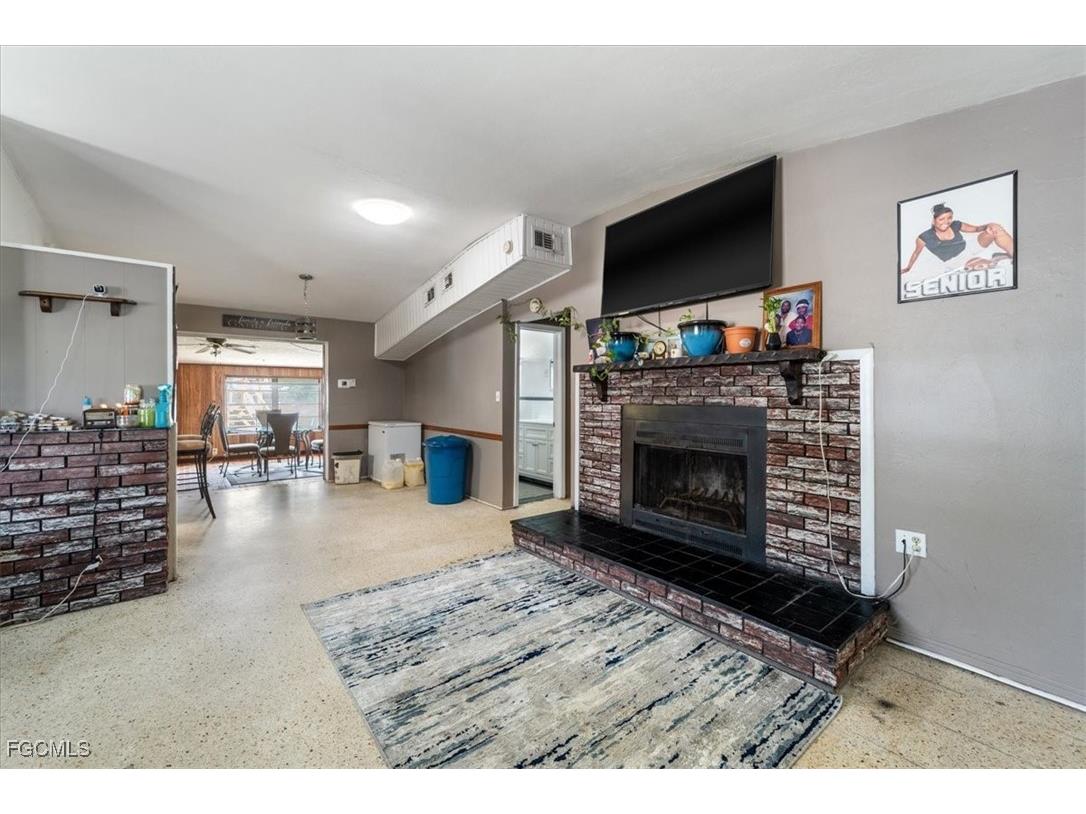 298 Lakeview Drive North Fort Myers FL 33917 2025014538 image22
