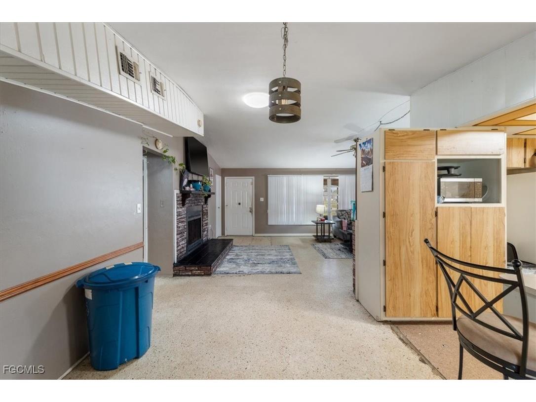 298 Lakeview Drive North Fort Myers FL 33917 2025014538 image24