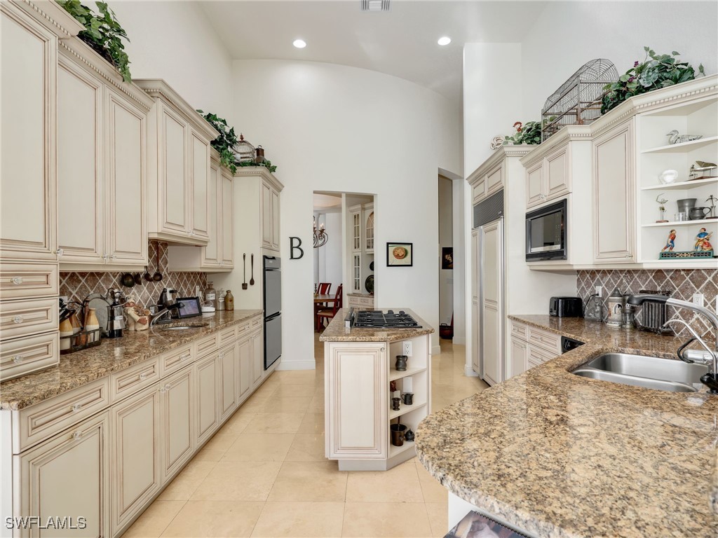 2984 Saint Barnabas Court Naples FL 34105 226002014 image12