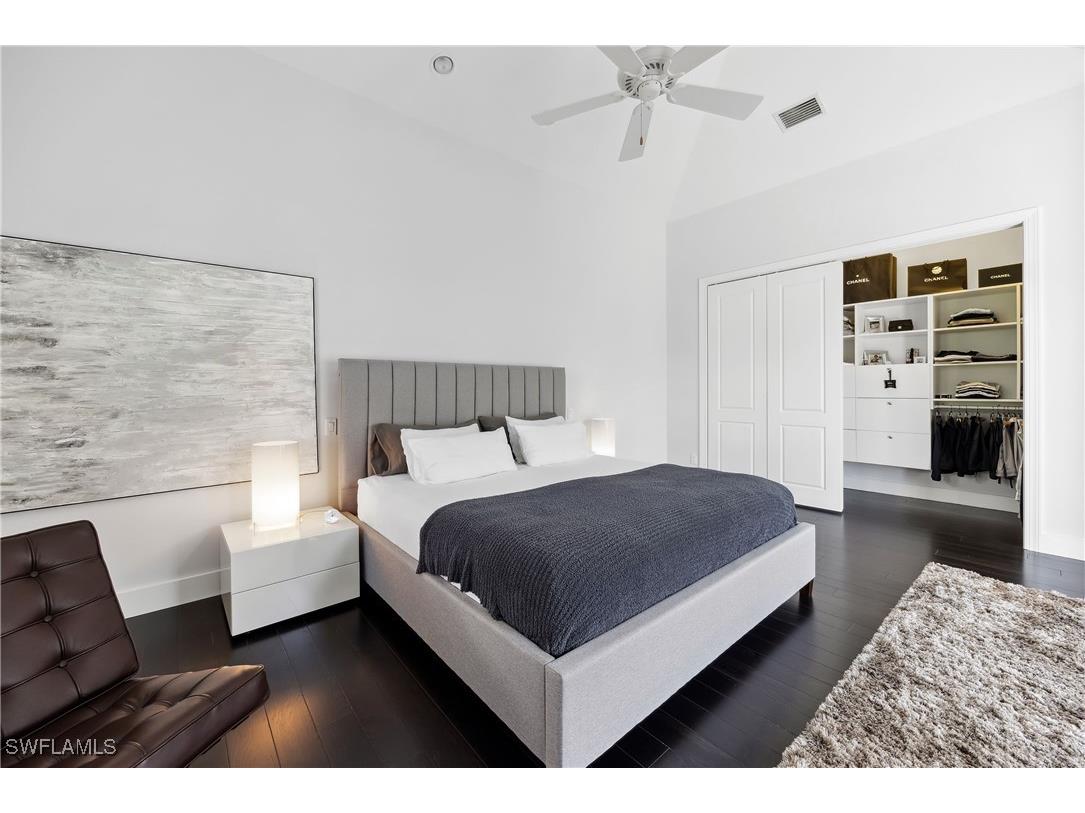 299 Mermaids Bight Naples FL 34103 225078933 image11