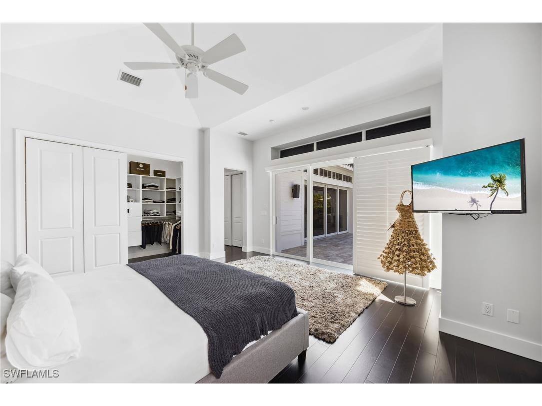 299 Mermaids Bight Naples FL 34103 225078933 image13