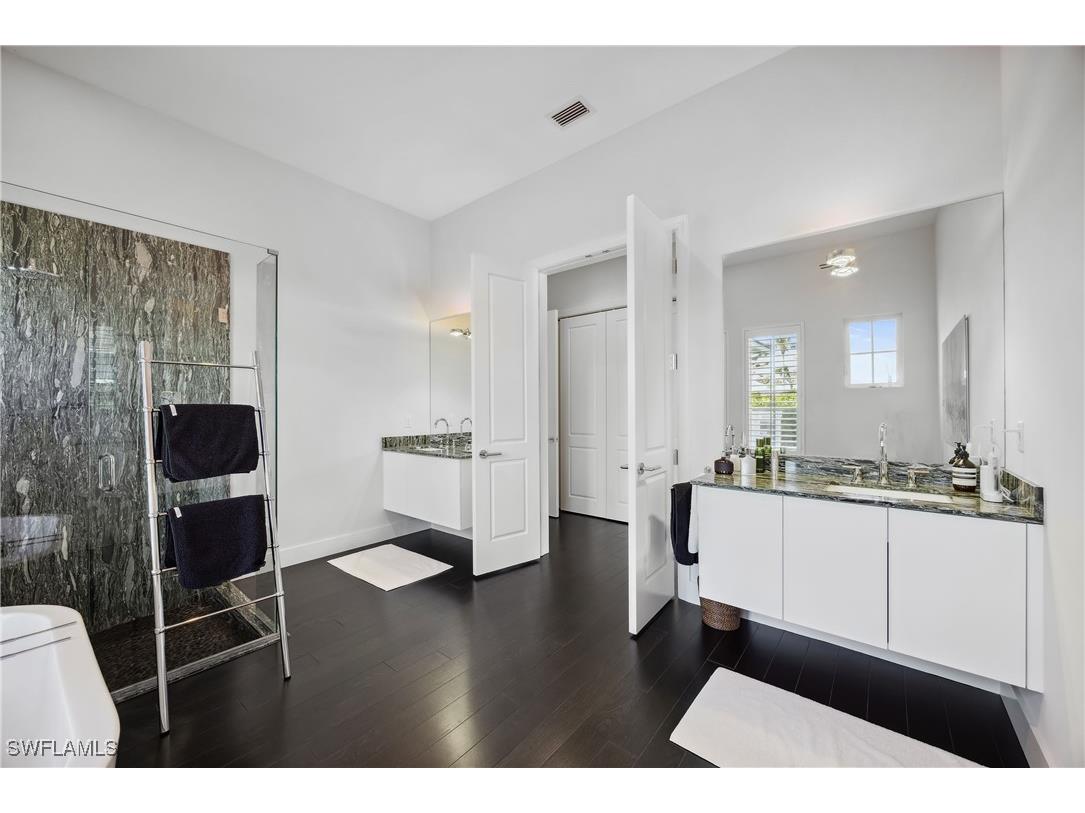 299 Mermaids Bight Naples FL 34103 225078933 image15