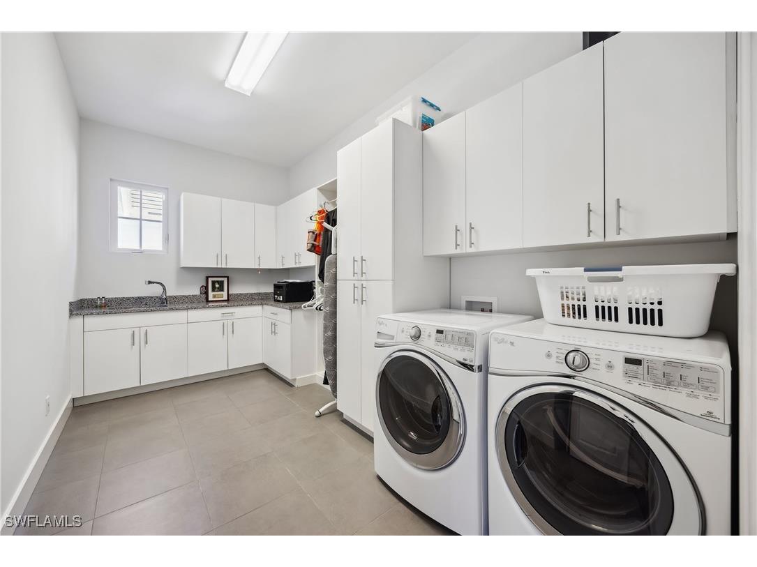 299 Mermaids Bight Naples FL 34103 225078933 image27