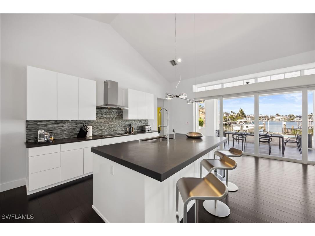 299 Mermaids Bight Naples FL 34103 225078933 image8