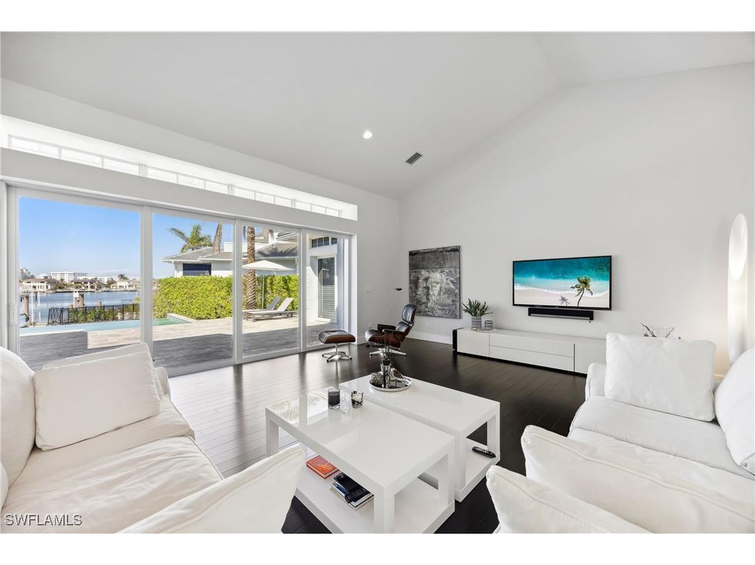 299 Mermaids Bight Naples FL 34103 225078933 image9