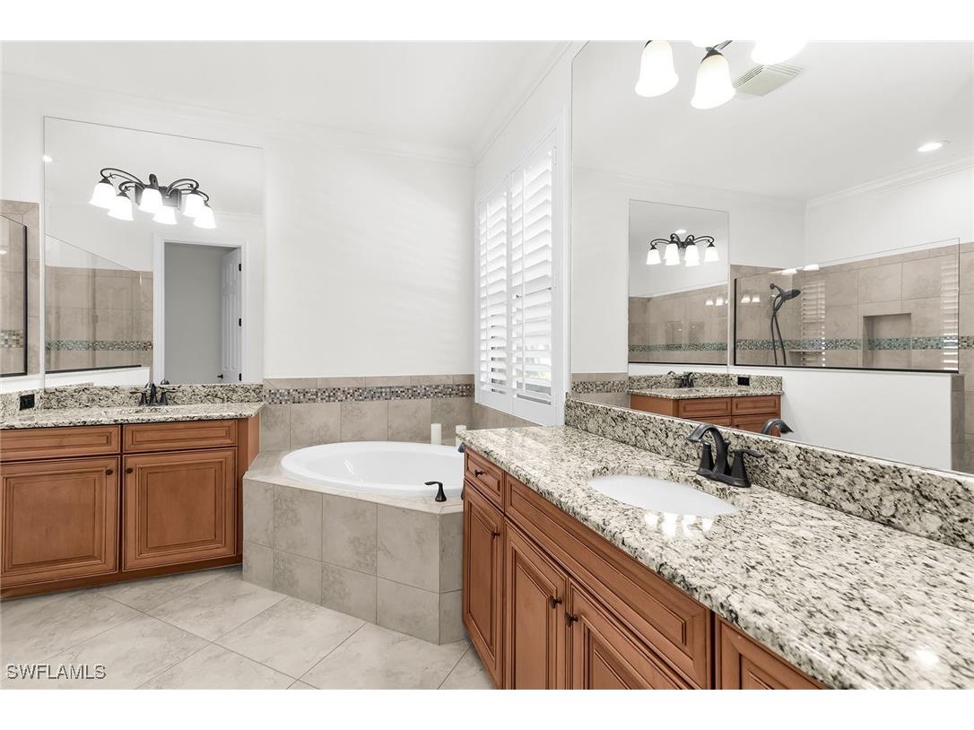 2990 Aviamar Circle Naples FL 34114 225075978 image17