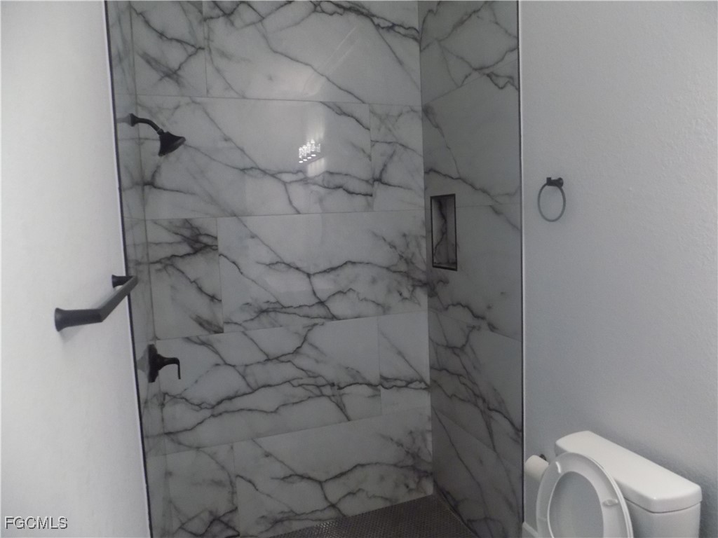 2992 Douglas Avenue Fort Myers FL 33916 2025025120 image34