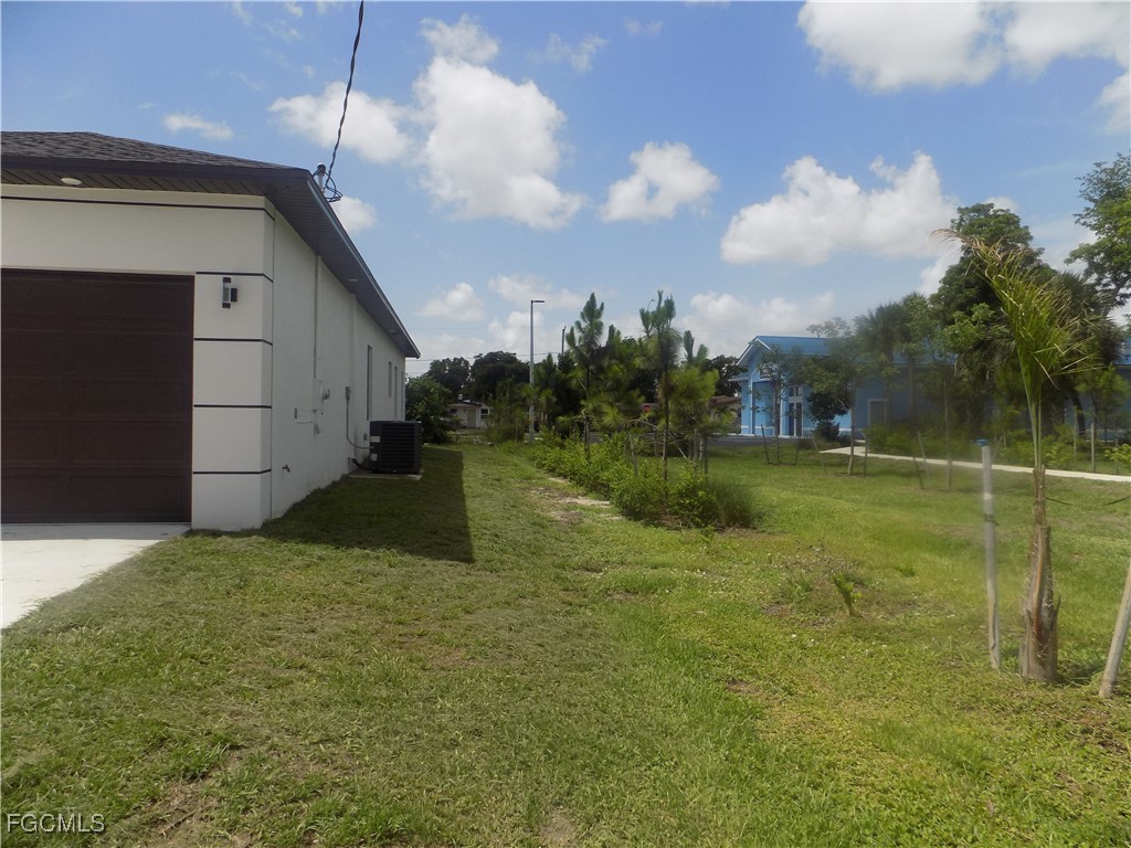 2992 Douglas Avenue Fort Myers FL 33916 2025025120 image47
