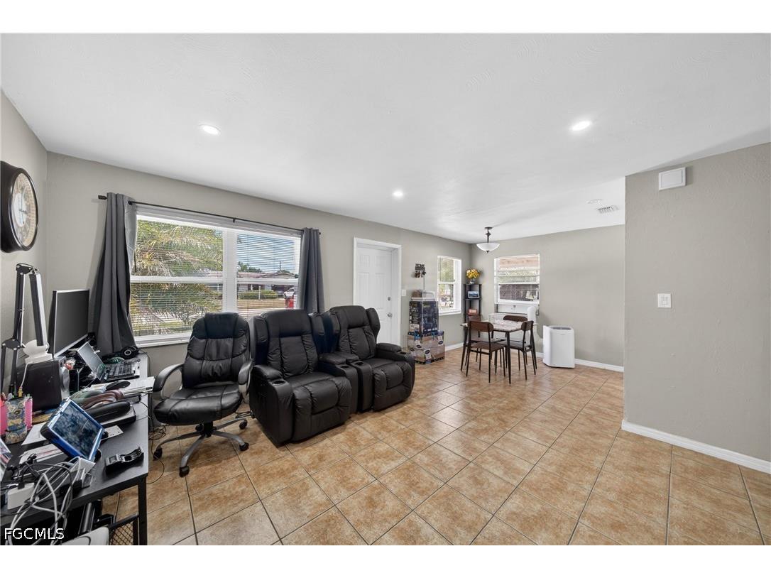 2992 Lafayette Street Fort Myers FL 33916 2026020782 image3