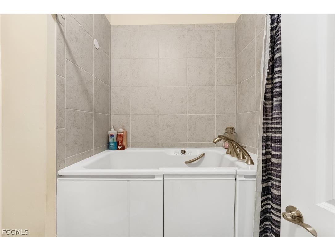 2995 Amblewind Drive Fort Myers FL 33905 2026007957 image23