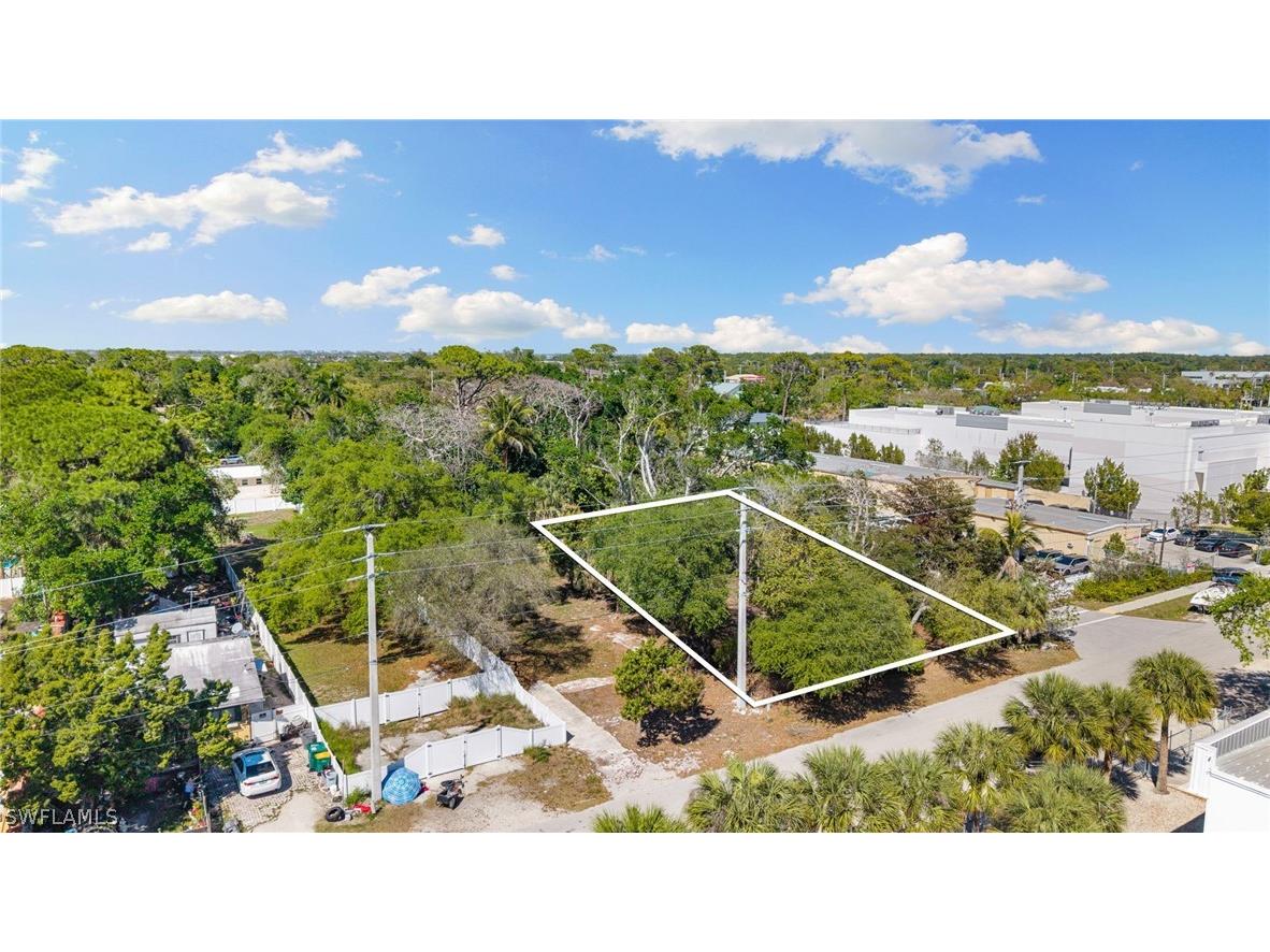 2995 Terrace Avenue Naples FL 34104 226010714 image2