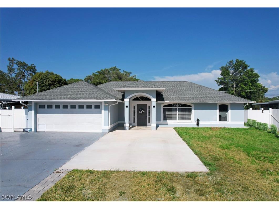 2996 41st Street SW Naples FL 34116 224046821 image1