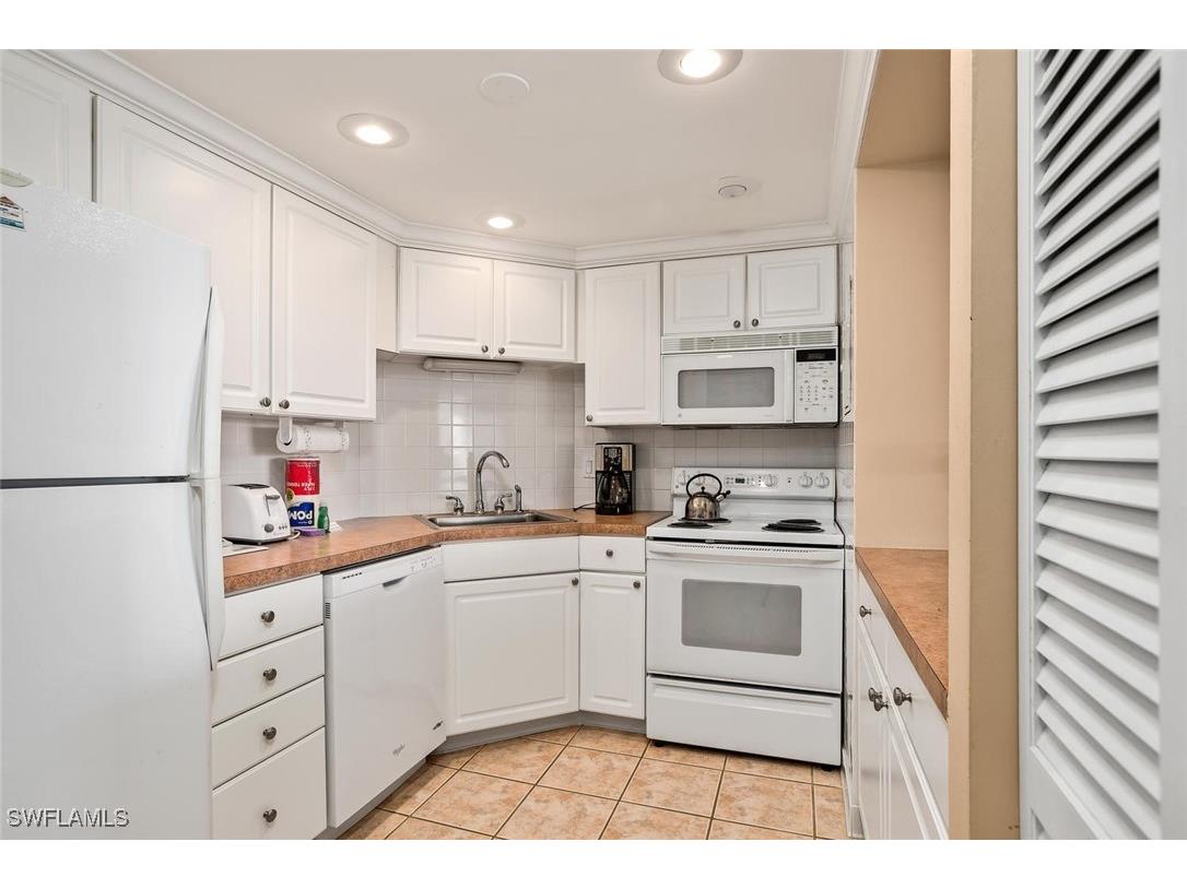 3 Bluebill Avenue #610 Naples FL 34108 225050637 image6