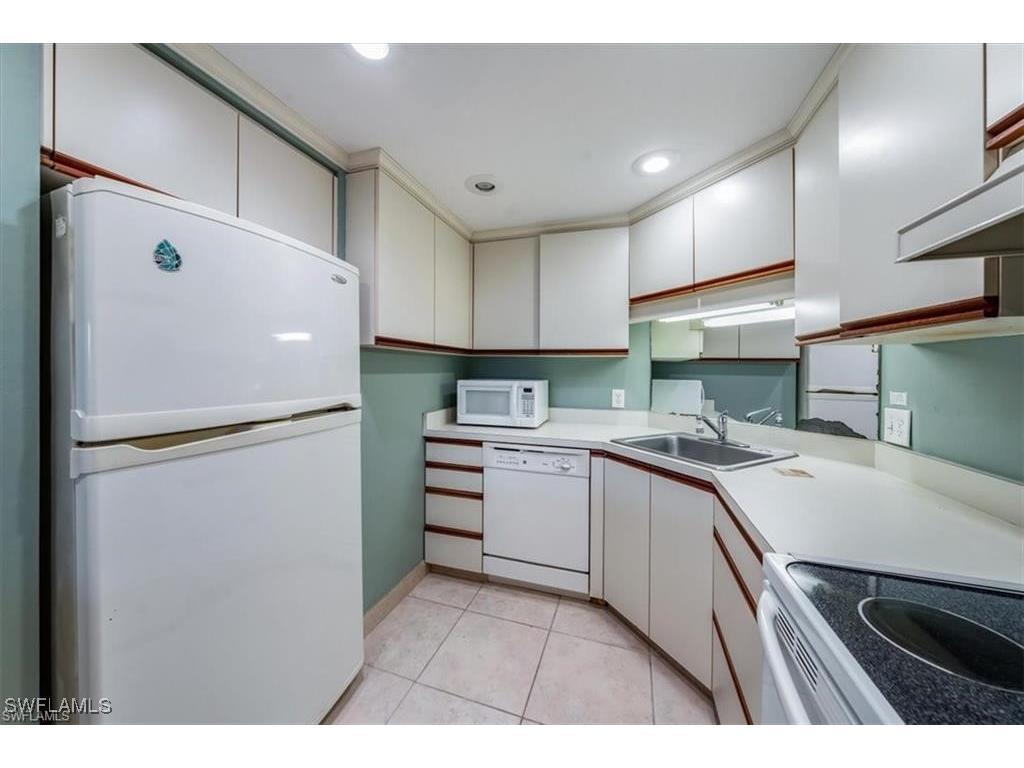 3 Bluebill Avenue #207 Naples FL 34108 225075167 image28