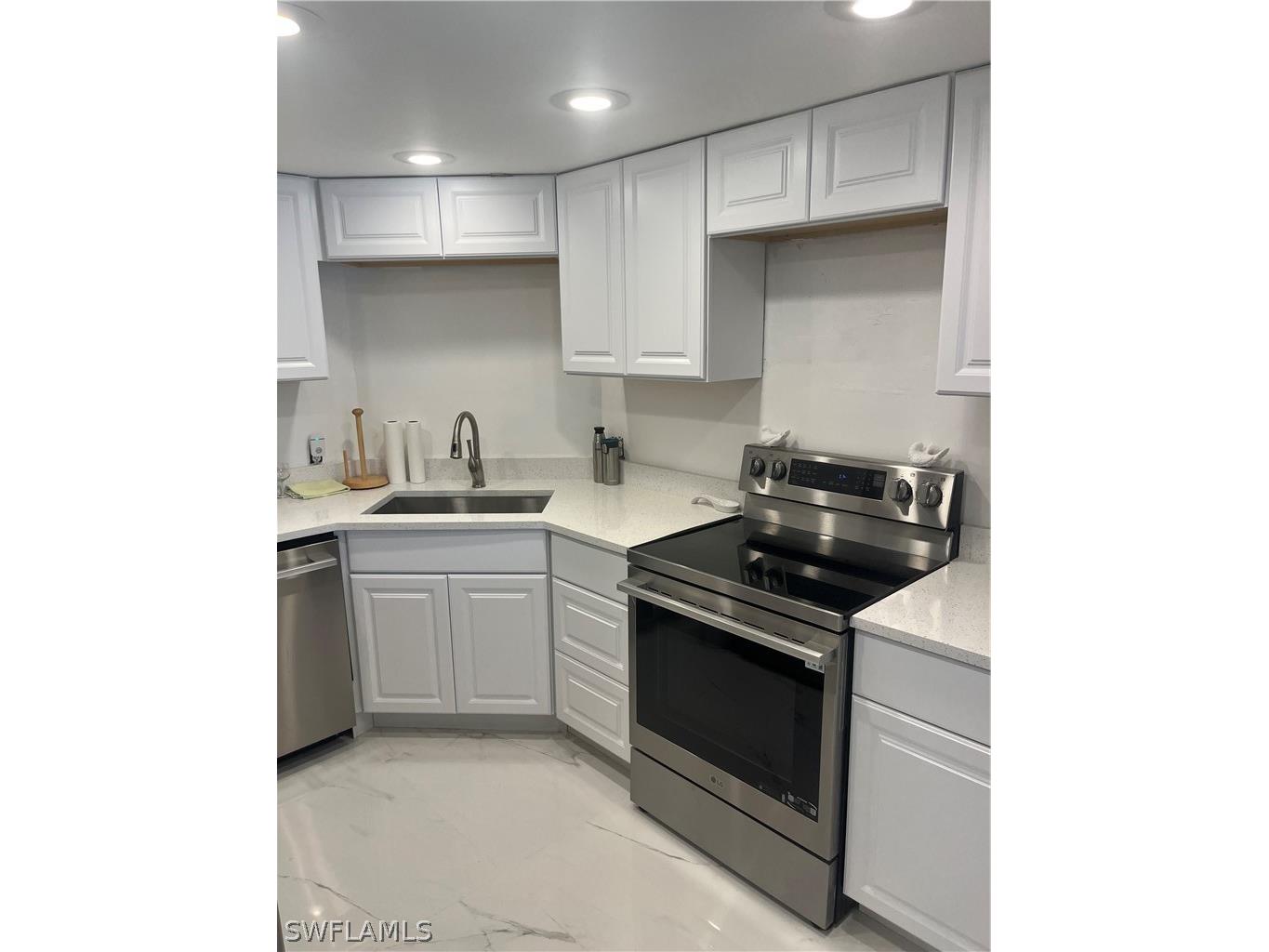 3 Bluebill Avenue #207 Naples FL 34108 226010380 image27