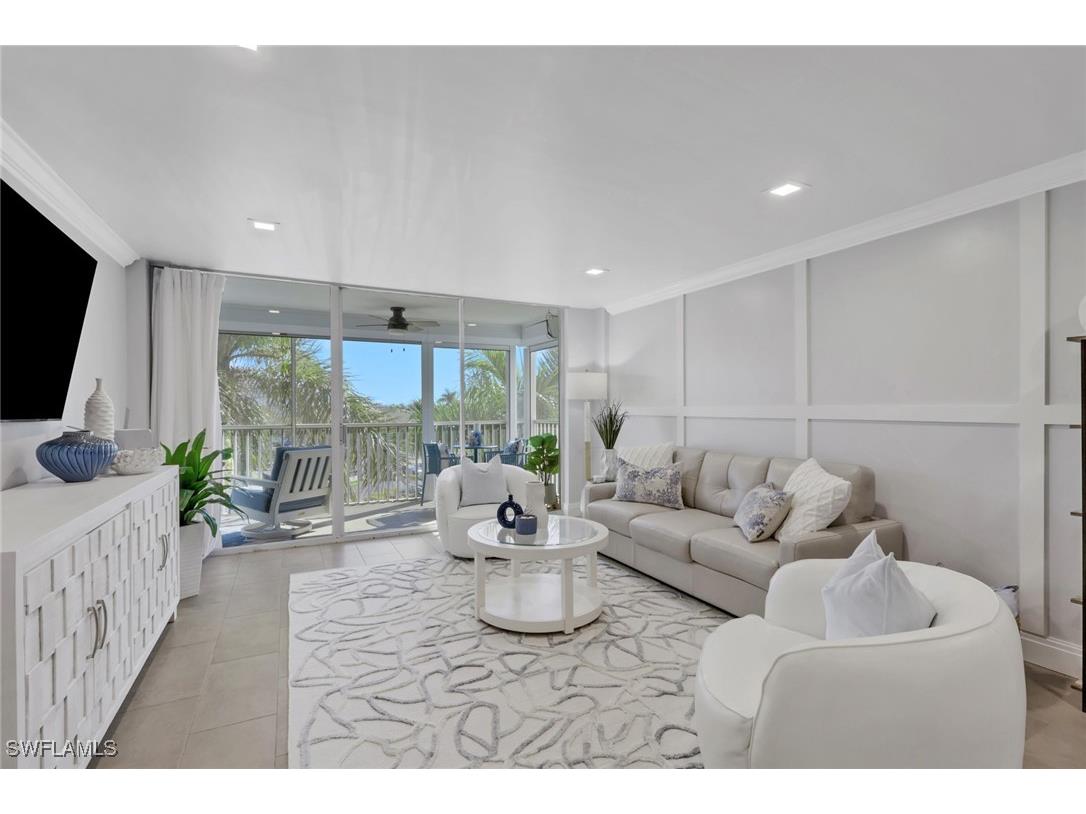 3 Bluebill Avenue #512 Naples FL 34108 225081615 image1