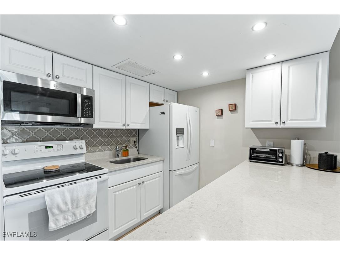 3 Bob O Link Court #3B Naples FL 34105 226000663 image4