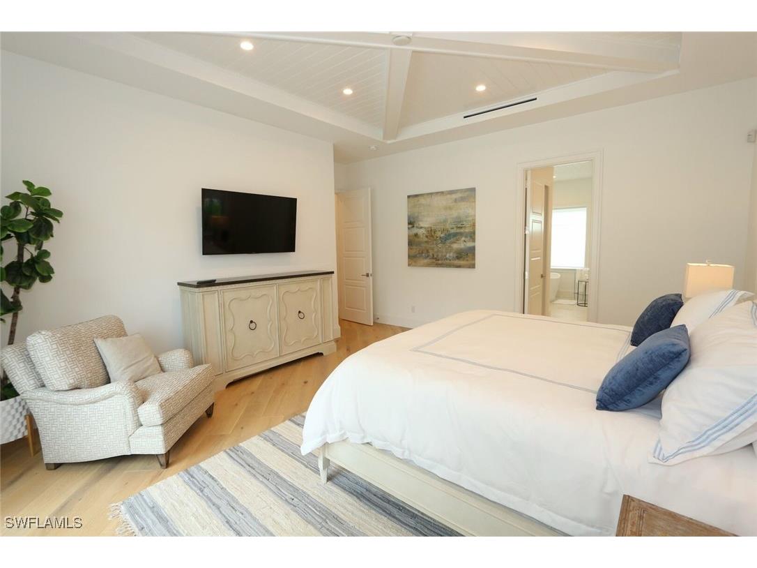 300 2nd Avenue N Naples FL 34102 225080225 image15