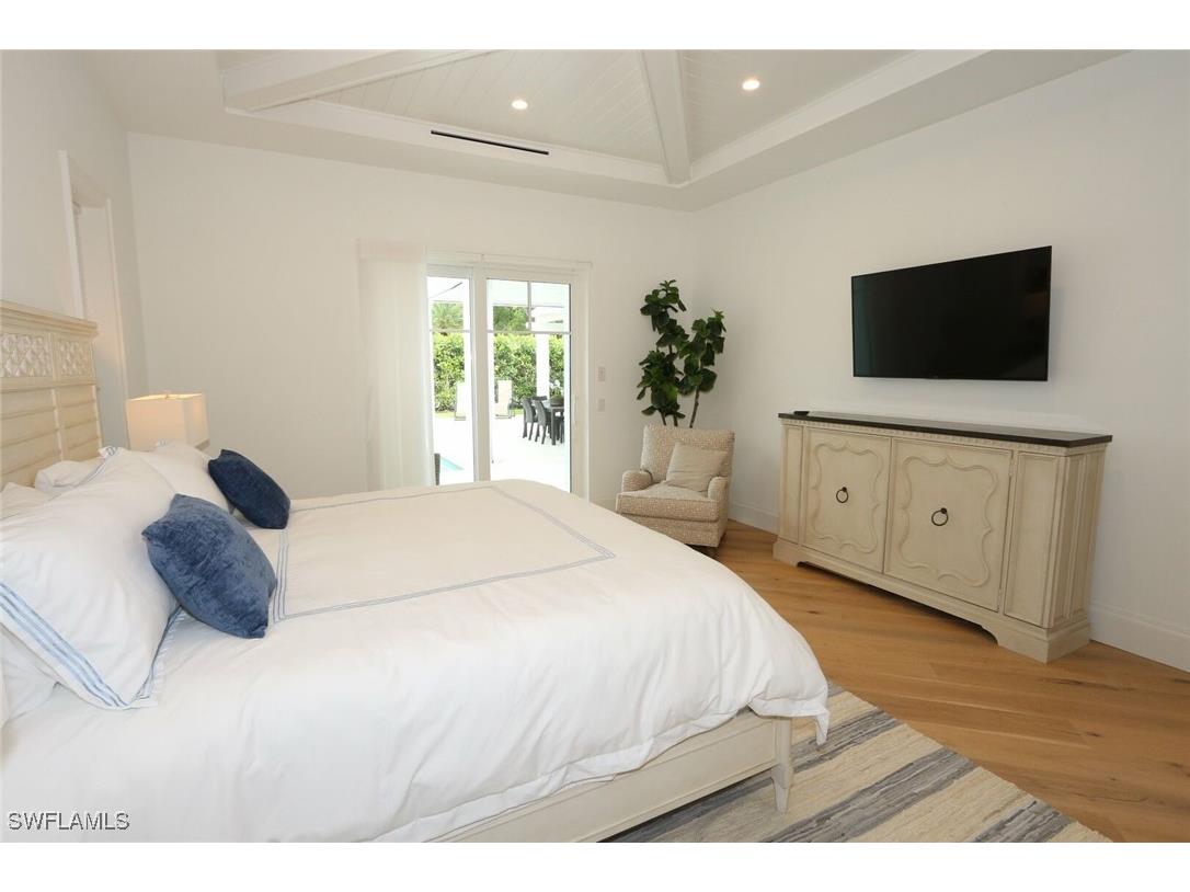 300 2nd Avenue N Naples FL 34102 225080225 image16