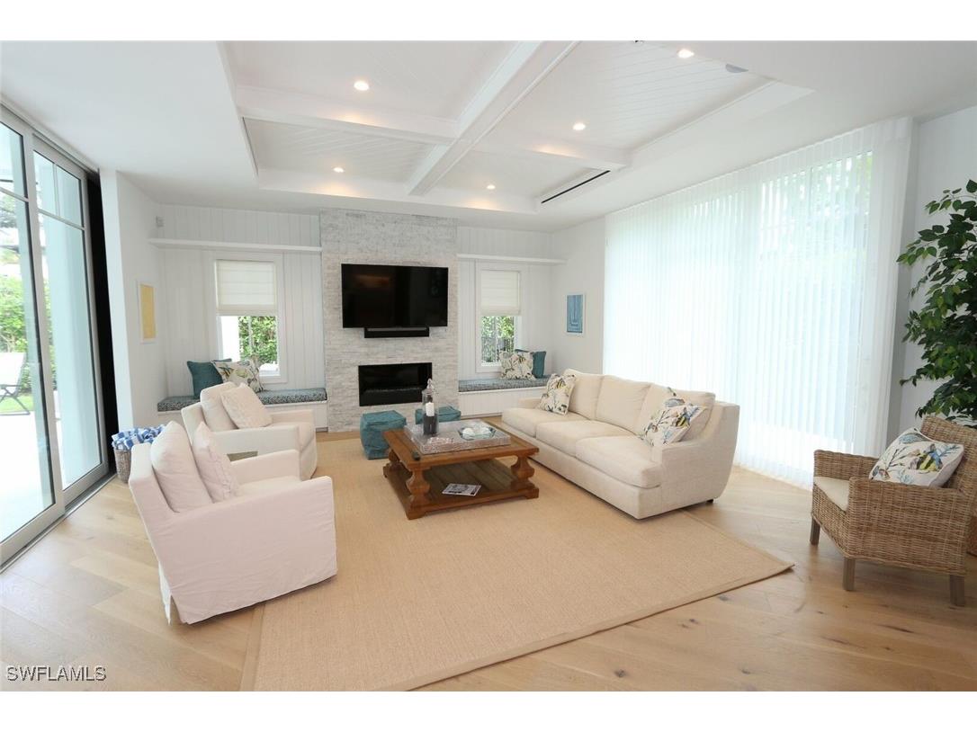 300 2nd Avenue N Naples FL 34102 225080225 image5