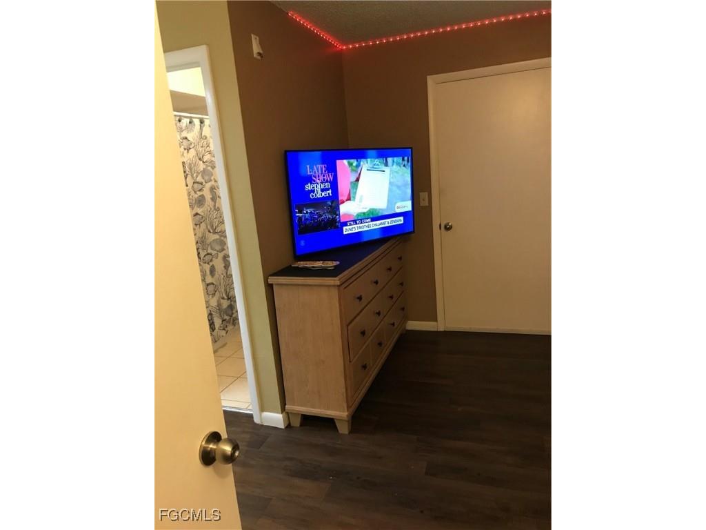 300-302 Hubbard Avenue North Fort Myers FL 33917 2025004945 image5