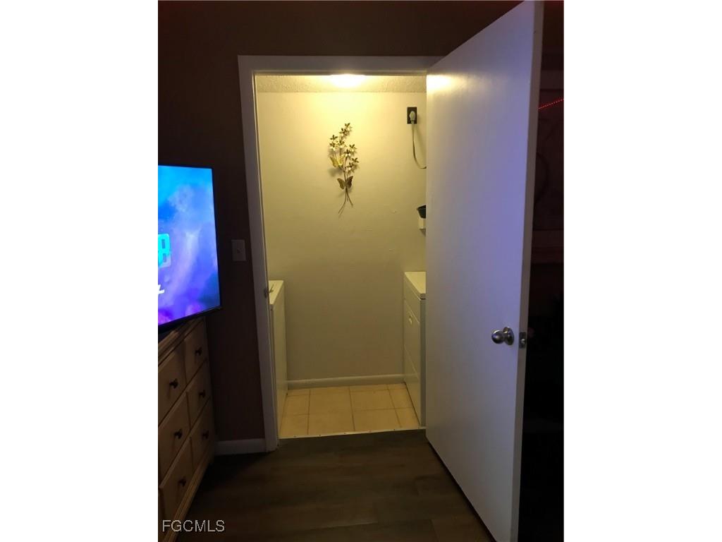 300-302 Hubbard Avenue North Fort Myers FL 33917 2025004945 image9